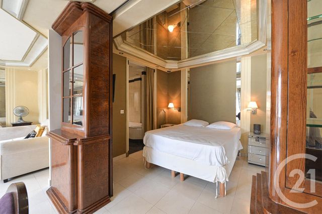 Appartement F2 à vendre - 2 pièces - 63.0 m2 - PARIS - 75008 - ILE-DE-FRANCE - Century 21 Alpha Hoche