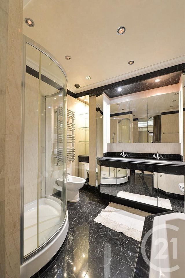 Appartement F2 à vendre - 2 pièces - 63.0 m2 - PARIS - 75008 - ILE-DE-FRANCE - Century 21 Alpha Hoche