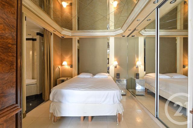 Appartement F2 à vendre - 2 pièces - 63.0 m2 - PARIS - 75008 - ILE-DE-FRANCE - Century 21 Alpha Hoche