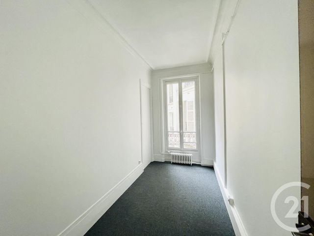 Afficher la photo en grand entreprise à vendre - 139.34 m2 - PARIS - 75 - ILE-DE-FRANCE - Century 21 Alpha Hoche