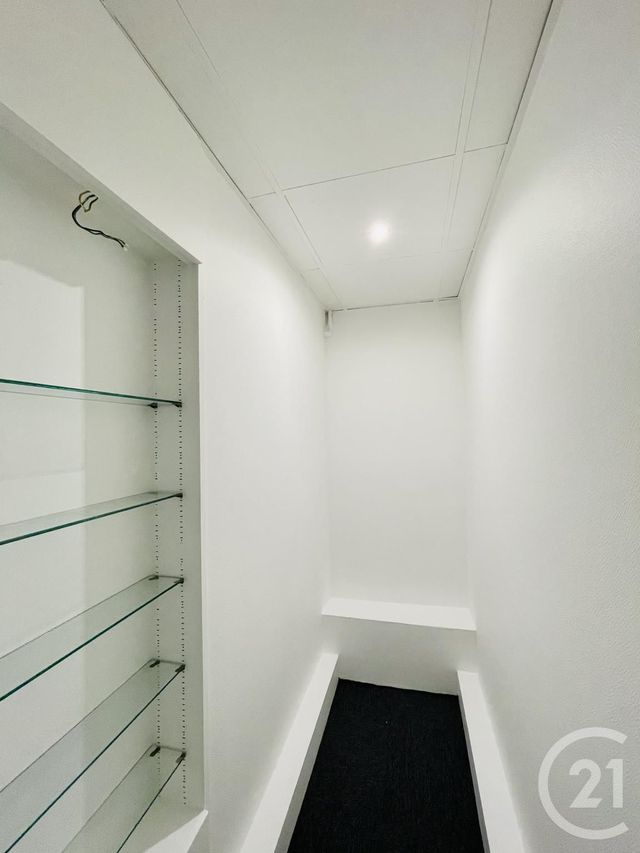 Afficher la photo en grand entreprise à vendre - 139.34 m2 - PARIS - 75 - ILE-DE-FRANCE - Century 21 Alpha Hoche