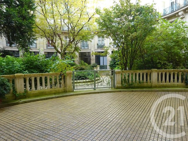 Afficher la photo en grand Appartement F2 à louer - 2 pièces - 45.0 m2 - PARIS - 75017 - ILE-DE-FRANCE - Century 21 Alpha Hoche