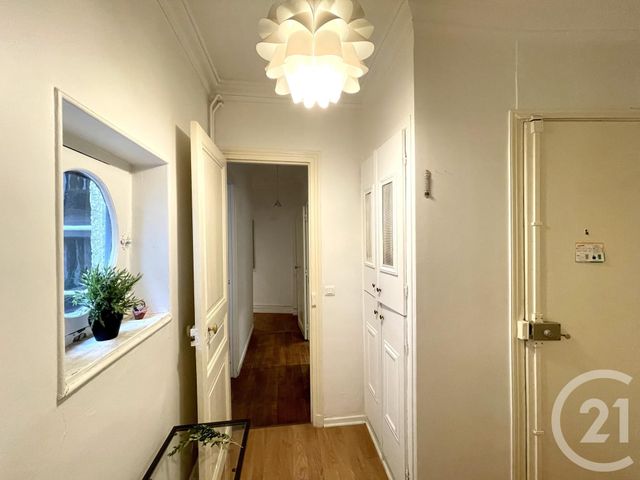 Afficher la photo en grand Appartement F2 à vendre - 2 pièces - 47.3 m2 - PARIS - 75116 - ILE-DE-FRANCE - Century 21 Alpha Hoche