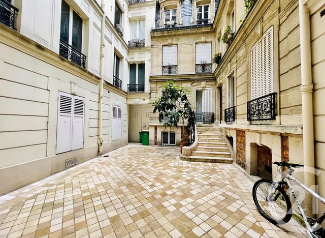Afficher la photo en grand Appartement F2 à vendre - 2 pièces - 47.3 m2 - PARIS - 75116 - ILE-DE-FRANCE - Century 21 Alpha Hoche