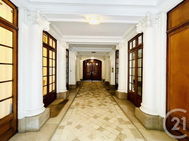 Afficher la photo en grand Appartement F2 à vendre - 2 pièces - 47.3 m2 - PARIS - 75116 - ILE-DE-FRANCE - Century 21 Alpha Hoche