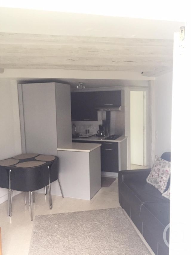 Afficher la photo en grand Studio à louer - 1 pièce - 21.28 m2 - PARIS - 75001 - ILE-DE-FRANCE - Century 21 Alpha Hoche