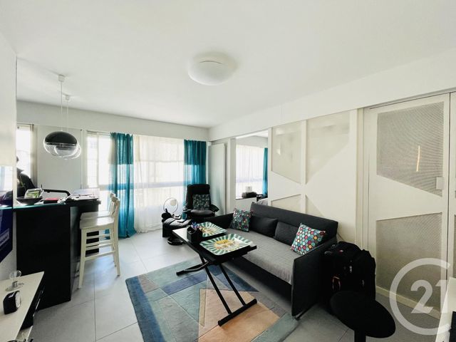 Appartement F2 à vendre - 2 pièces - 35.5 m2 - PARIS - 75008 - ILE-DE-FRANCE - Century 21 Alpha Hoche