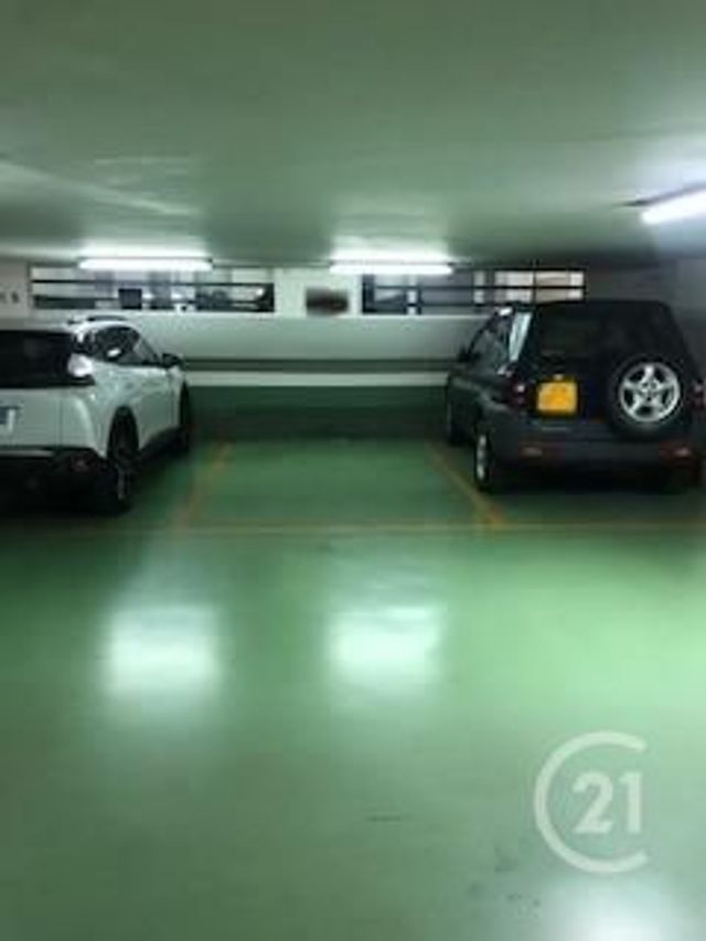 parking à louer - 7.4 m2 - PARIS - 75008 - ILE-DE-FRANCE - Century 21 Alpha Hoche