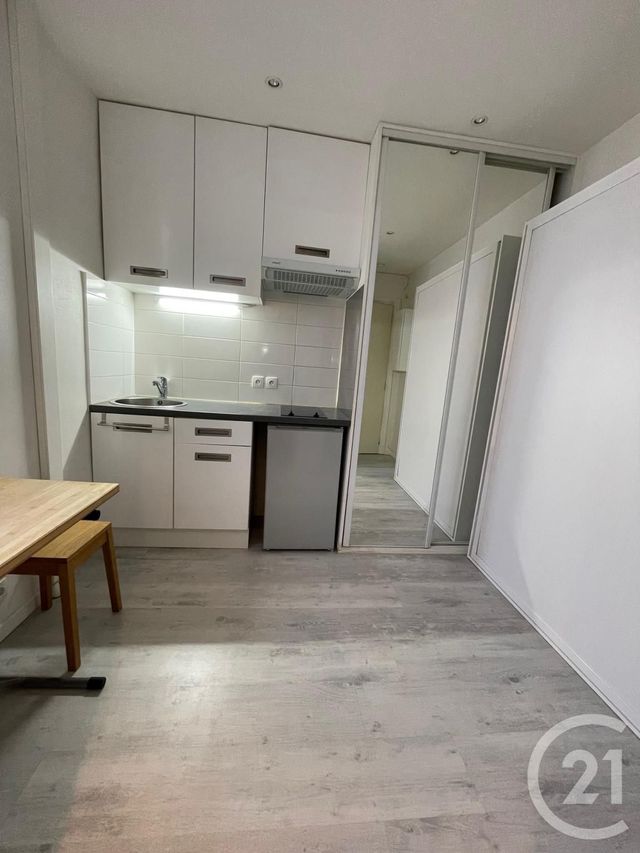 Appartement Studio à louer PARIS