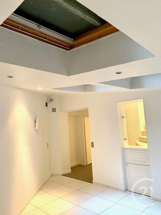 Afficher la photo en grand Appartement Loft à vendre - 4 pièces - 111.6 m2 - PARIS - 75008 - ILE-DE-FRANCE - Century 21 Alpha Hoche