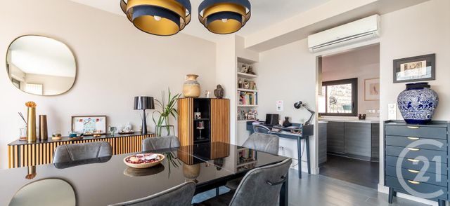 Afficher la photo en grand Appartement à vendre - 5 pièces - 113.0 m2 - PARIS - 75016 - ILE-DE-FRANCE - Century 21 Alpha Hoche