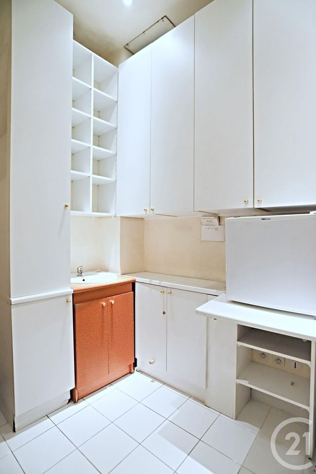 Appartement F3 à vendre - 3 pièces - 64.0 m2 - PARIS - 75008 - ILE-DE-FRANCE - Century 21 Alpha Hoche