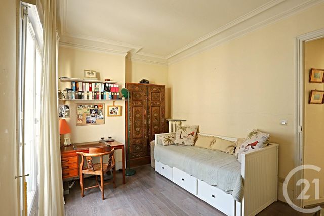 Afficher la photo en grand Appartement F4 à vendre - 4 pièces - 72.0 m2 - PARIS - 75017 - ILE-DE-FRANCE - Century 21 Alpha Hoche