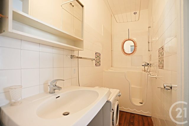 Afficher la photo en grand Appartement F4 à vendre - 4 pièces - 72.0 m2 - PARIS - 75017 - ILE-DE-FRANCE - Century 21 Alpha Hoche