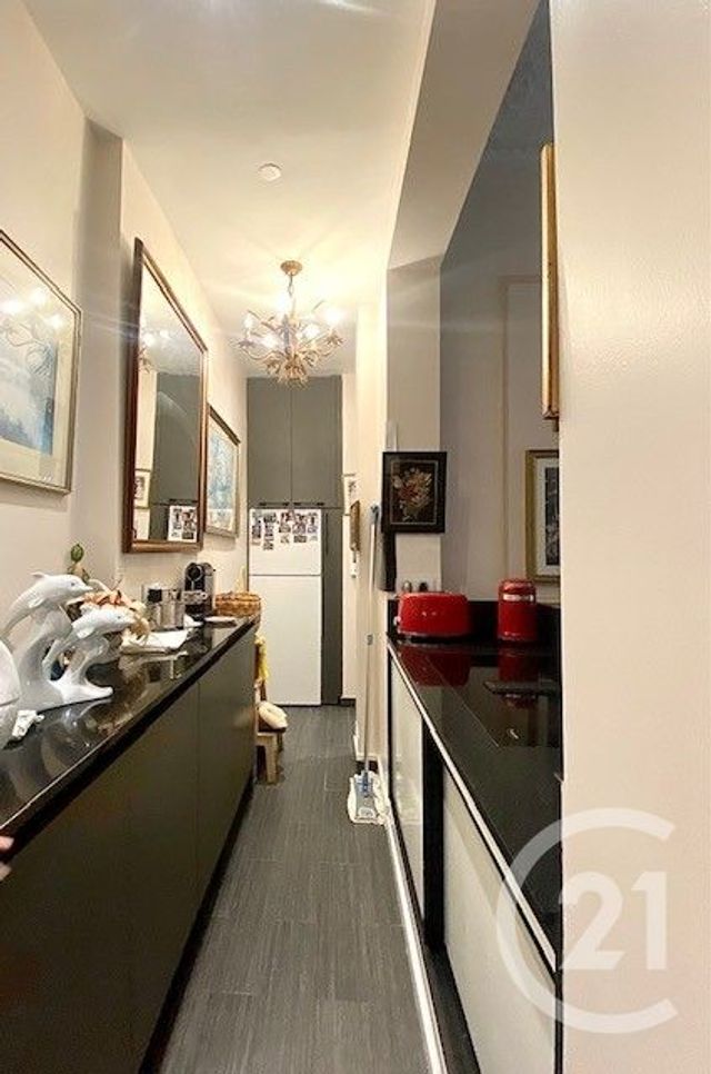 Afficher la photo en grand Appartement F2 à vendre - 2 pièces - 60.0 m2 - PARIS - 75008 - ILE-DE-FRANCE - Century 21 Alpha Hoche