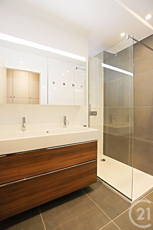 Appartement F4 à louer - 4 pièces - 122.8 m2 - PARIS - 75008 - ILE-DE-FRANCE - Century 21 Alpha Hoche