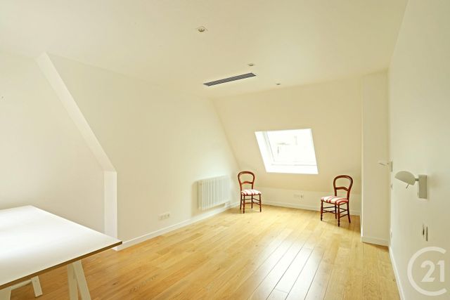 Appartement F4 à louer - 4 pièces - 122.8 m2 - PARIS - 75008 - ILE-DE-FRANCE - Century 21 Alpha Hoche