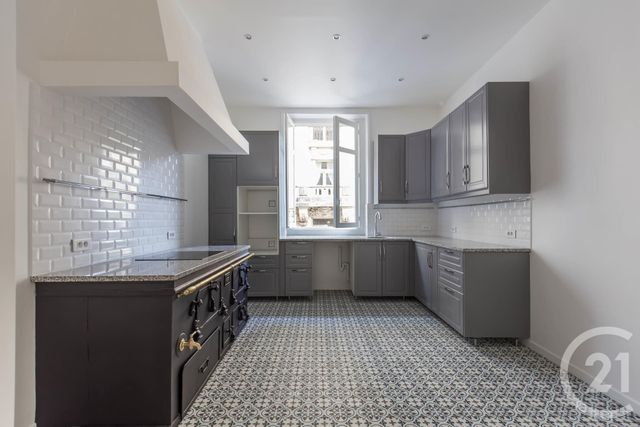 Appartement F6 à louer - 6 pièces - 198.47 m2 - PARIS - 75008 - ILE-DE-FRANCE - Century 21 Alpha Hoche