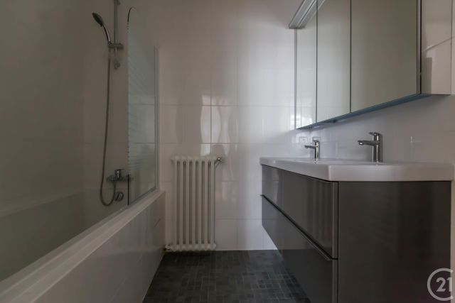 Appartement F6 à louer - 6 pièces - 198.47 m2 - PARIS - 75008 - ILE-DE-FRANCE - Century 21 Alpha Hoche