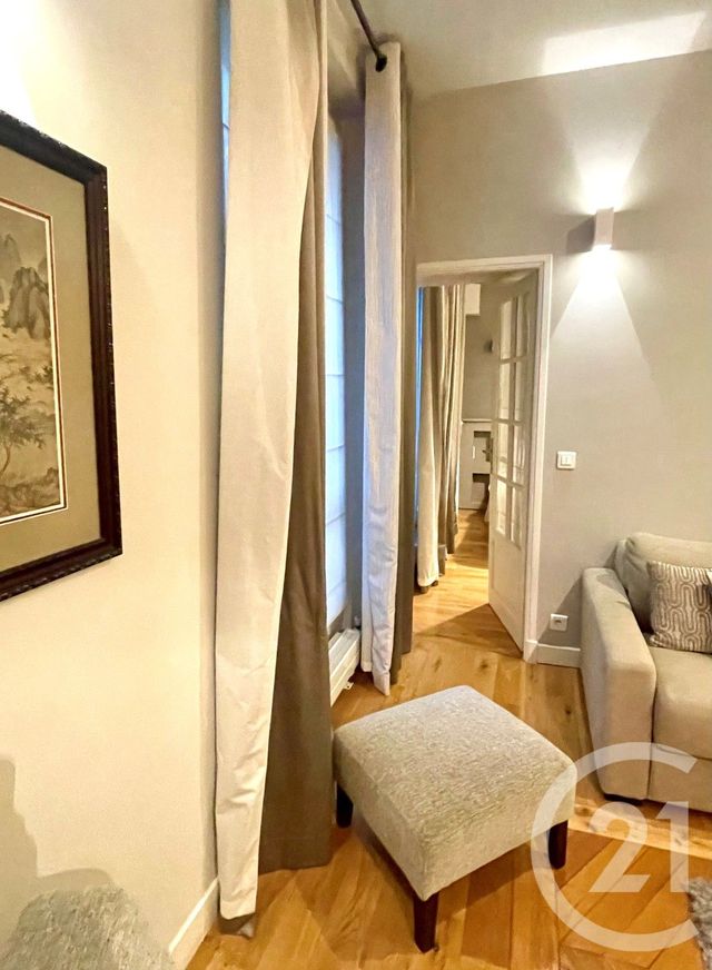 Appartement F2 à vendre - 2 pièces - 50.16 m2 - PARIS - 75008 - ILE-DE-FRANCE - Century 21 Alpha Hoche
