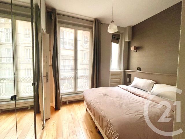 Appartement F2 à vendre - 2 pièces - 50.16 m2 - PARIS - 75008 - ILE-DE-FRANCE - Century 21 Alpha Hoche