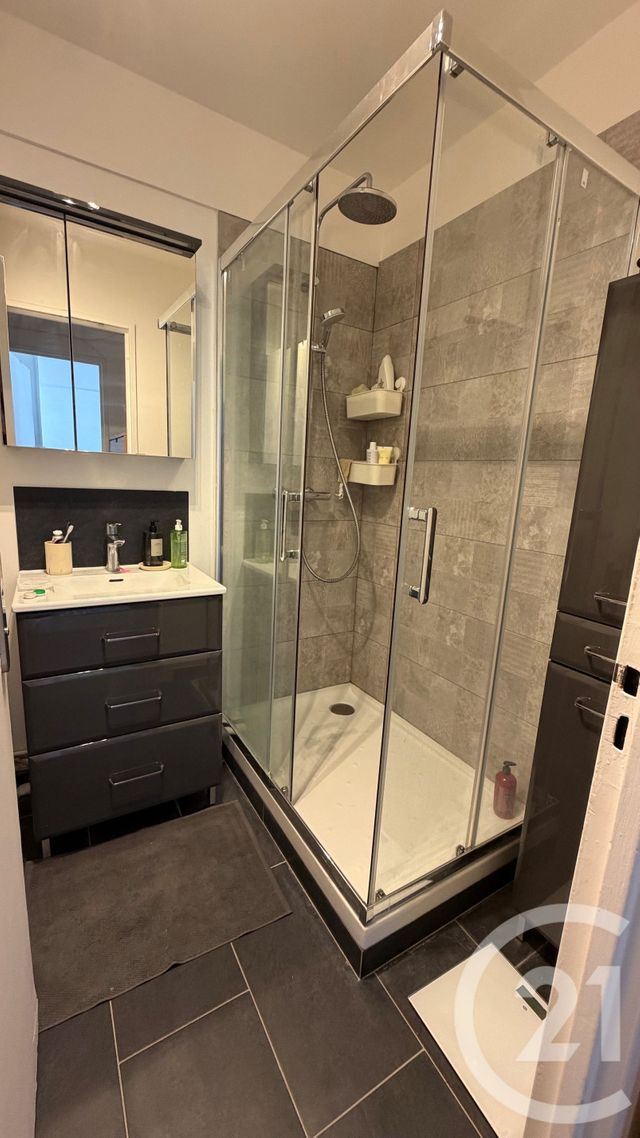 Appartement F2 à vendre - 2 pièces - 42.07 m2 - PARIS - 75015 - ILE-DE-FRANCE - Century 21 Alpha Hoche