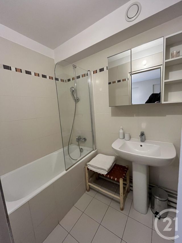 Appartement Studio à vendre - 1 pièce - 30.2 m2 - PARIS - 75008 - ILE-DE-FRANCE - Century 21 Alpha Hoche