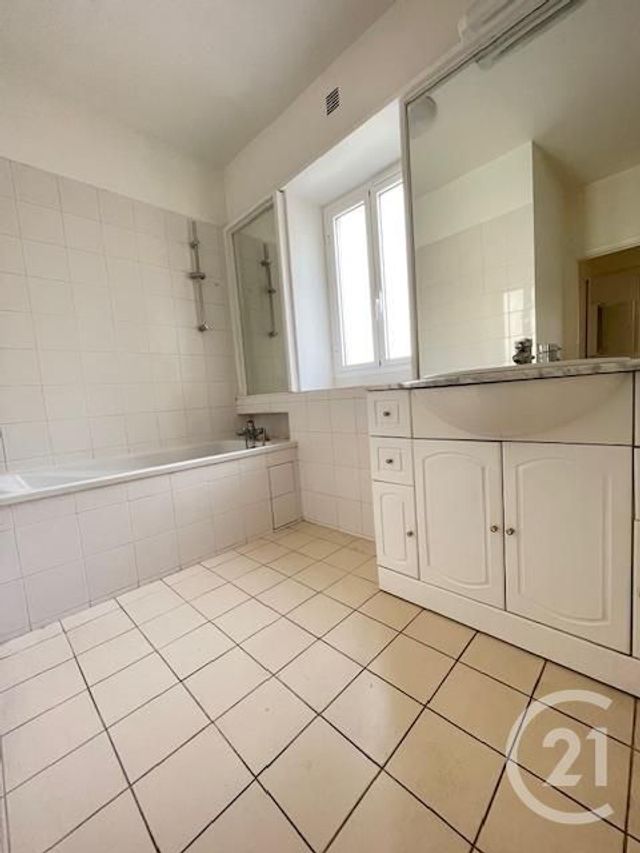 Appartement F2 à vendre - 2 pièces - 43.84 m2 - PARIS - 75008 - ILE-DE-FRANCE - Century 21 Alpha Hoche