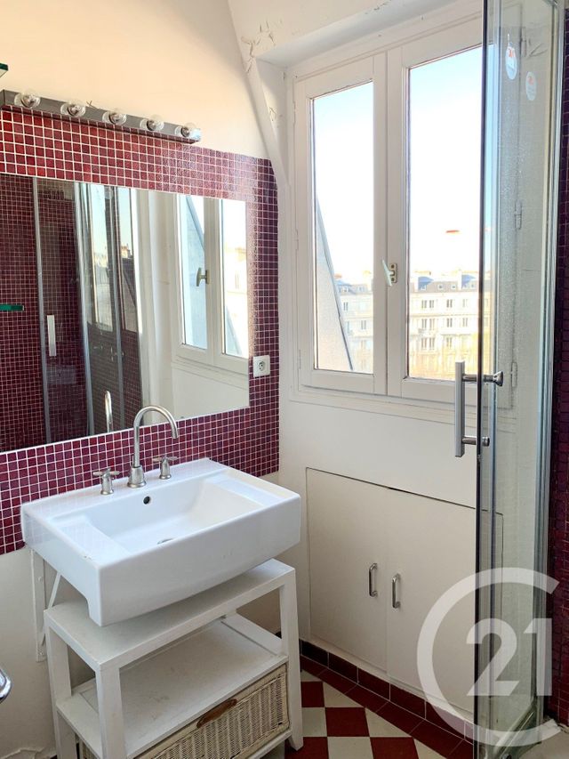 Appartement F2 à vendre - 2 pièces - 56.0 m2 - PARIS - 75008 - ILE-DE-FRANCE - Century 21 Alpha Hoche