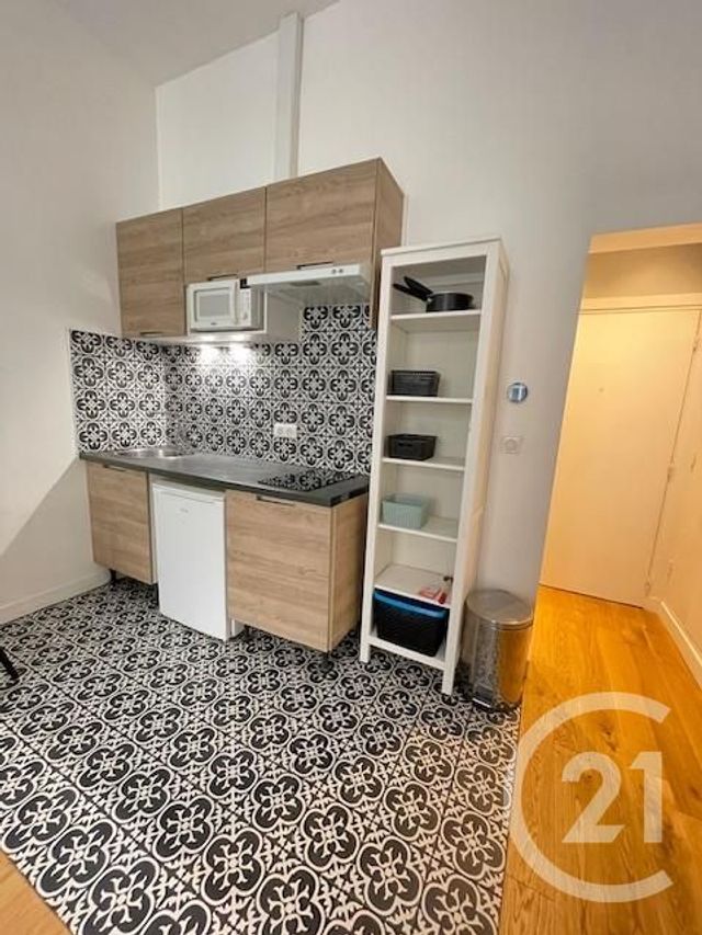 Appartement Studio à louer - 1 pièce - 24.6 m2 - PARIS - 75116 - ILE-DE-FRANCE - Century 21 Alpha Hoche