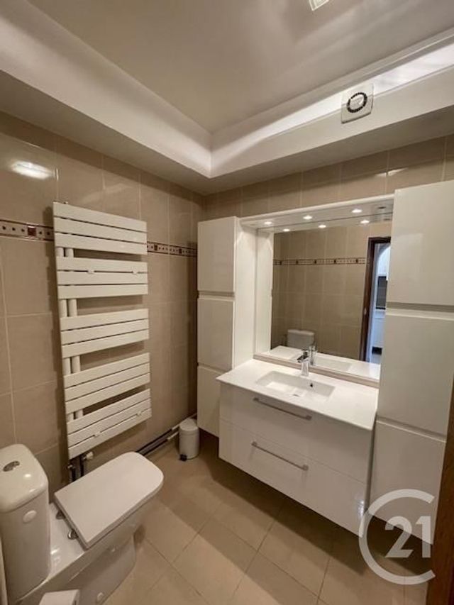 Appartement Studio à louer - 1 pièce - 36.46 m2 - PARIS - 75008 - ILE-DE-FRANCE - Century 21 Alpha Hoche