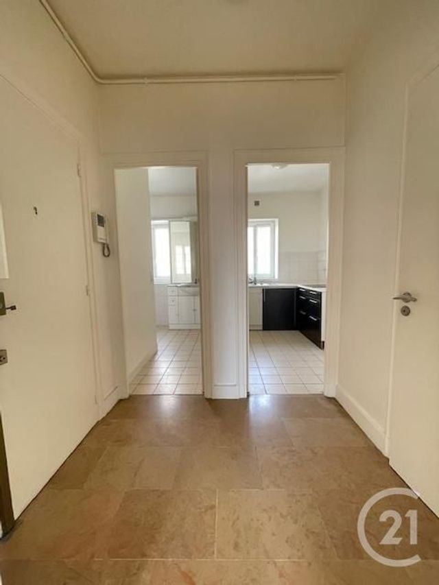 Appartement F2 à vendre - 2 pièces - 43.84 m2 - PARIS - 75008 - ILE-DE-FRANCE - Century 21 Alpha Hoche