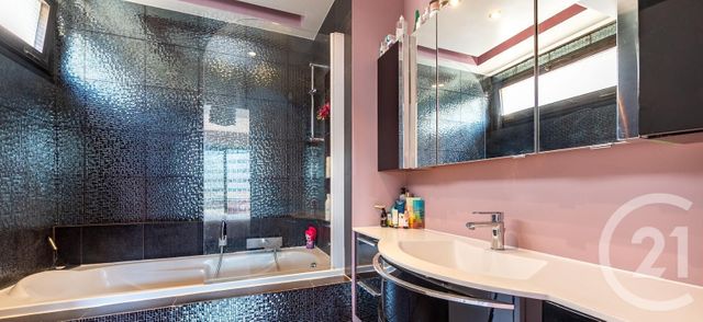 Appartement à vendre - 5 pièces - 113.0 m2 - PARIS - 75016 - ILE-DE-FRANCE - Century 21 Alpha Hoche