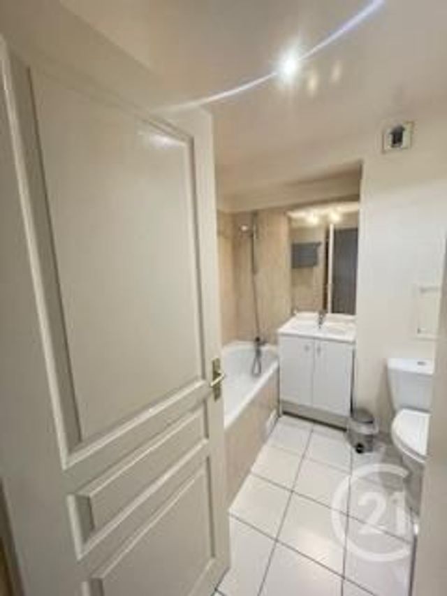 Appartement F2 à louer - 2 pièces - 34.23 m2 - PARIS - 75003 - ILE-DE-FRANCE - Century 21 Alpha Hoche