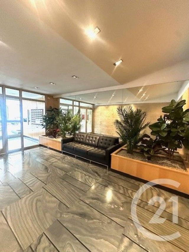 Appartement F2 à vendre - 2 pièces - 41.0 m2 - PARIS - 75016 - ILE-DE-FRANCE - Century 21 Alpha Hoche