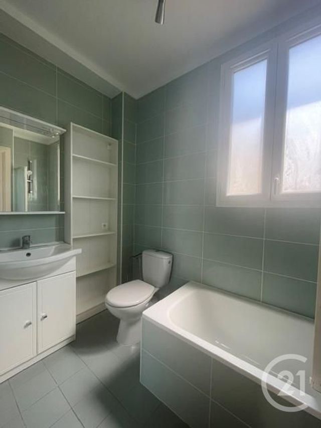 Appartement F2 à louer - 2 pièces - 44.1 m2 - PARIS - 75008 - ILE-DE-FRANCE - Century 21 Alpha Hoche