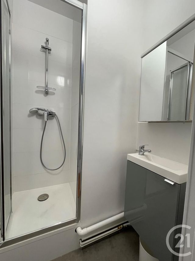 Appartement Studio à louer - 1 pièce - 11.02 m2 - PARIS - 75008 - ILE-DE-FRANCE - Century 21 Alpha Hoche