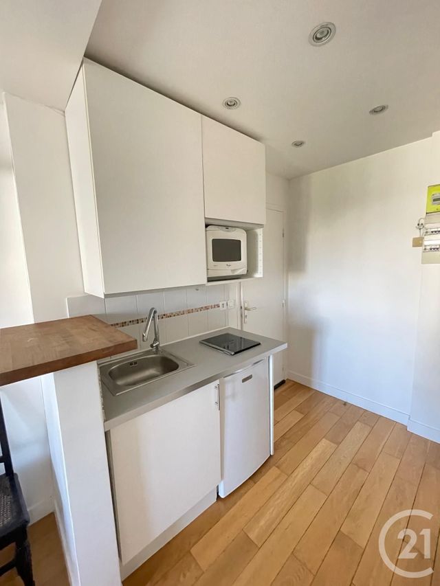 Appartement Studio à louer - 1 pièce - 14.5 m2 - PARIS - 75009 - ILE-DE-FRANCE - Century 21 Alpha Hoche
