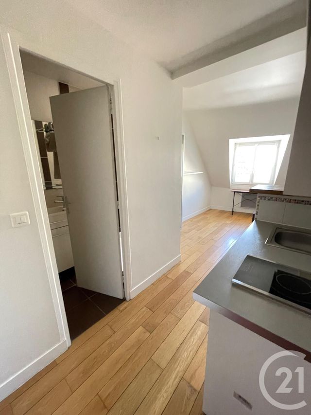 Appartement Studio à louer - 1 pièce - 14.5 m2 - PARIS - 75009 - ILE-DE-FRANCE - Century 21 Alpha Hoche