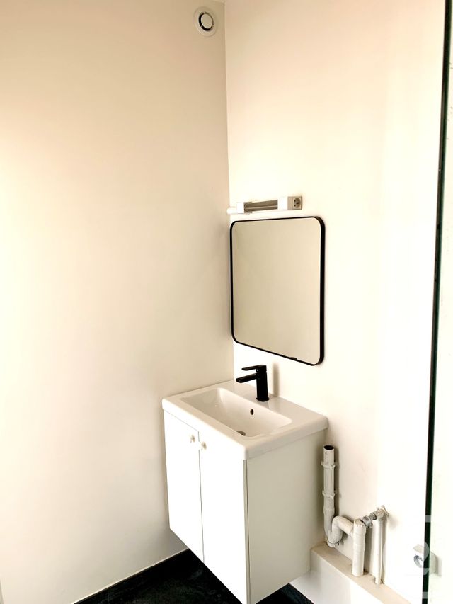 Appartement F1 à vendre - 1 pièce - 22.5 m2 - PARIS - 75008 - ILE-DE-FRANCE - Century 21 Alpha Hoche