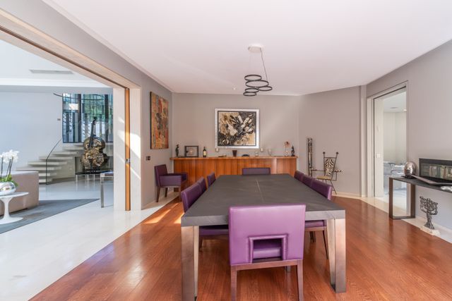 Afficher la photo en grand Appartement à vendre - 7 pièces - 425.0 m2 - PARIS - 75016 - ILE-DE-FRANCE - Century 21 Alpha Hoche