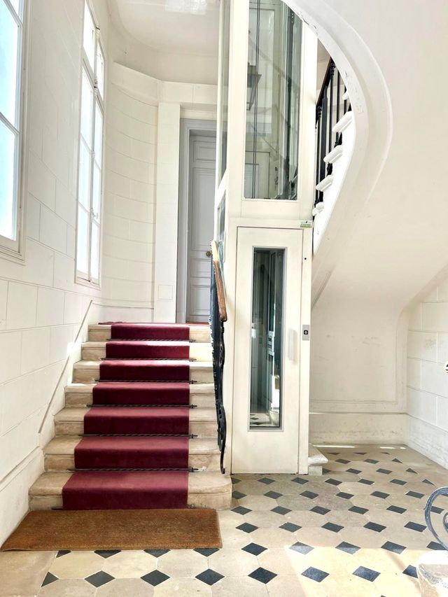 Afficher la photo en grand Appartement F3 à vendre - 3 pièces - 115.67 m2 - PARIS - 75008 - ILE-DE-FRANCE - Century 21 Alpha Hoche