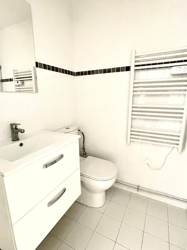 Appartement Studio à vendre - 1 pièce - 26.62 m2 - PARIS - 75008 - ILE-DE-FRANCE - Century 21 Alpha Hoche