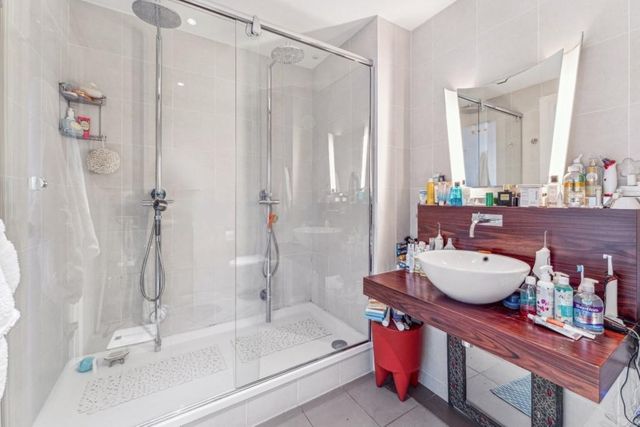 Appartement à vendre - 5 pièces - 154.0 m2 - PARIS - 75008 - ILE-DE-FRANCE - Century 21 Alpha Hoche