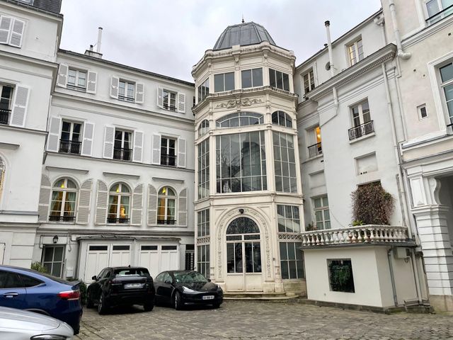 Appartement F6 à vendre - 6 pièces - 142.0 m2 - PARIS - 75008 - ILE-DE-FRANCE - Century 21 Alpha Hoche