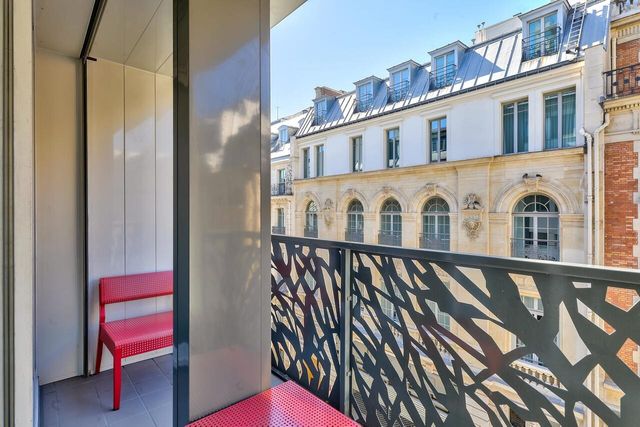 Appartement F2 à vendre - 2 pièces - 44.36 m2 - PARIS - 75008 - ILE-DE-FRANCE - Century 21 Alpha Hoche