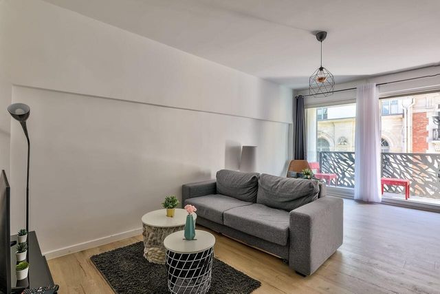 Appartement F2 à vendre - 2 pièces - 44.36 m2 - PARIS - 75008 - ILE-DE-FRANCE - Century 21 Alpha Hoche