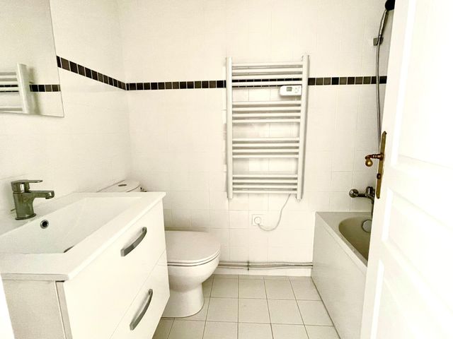 Appartement Studio à vendre - 1 pièce - 26.62 m2 - PARIS - 75008 - ILE-DE-FRANCE - Century 21 Alpha Hoche