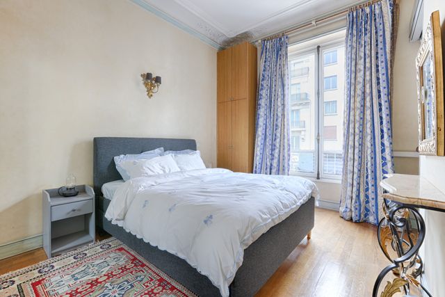 Appartement F6 à vendre - 6 pièces - 199.6 m2 - PARIS - 75016 - ILE-DE-FRANCE - Century 21 Alpha Hoche