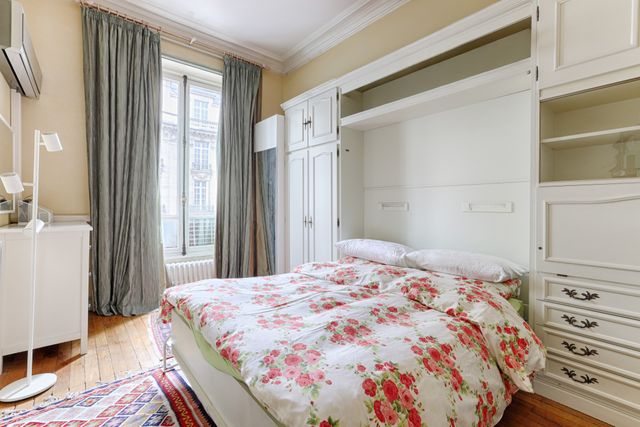 Appartement F6 à vendre - 6 pièces - 199.6 m2 - PARIS - 75016 - ILE-DE-FRANCE - Century 21 Alpha Hoche
